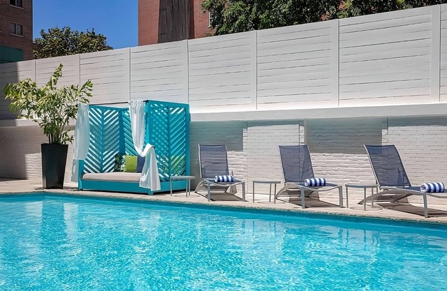 Escape The Hustle and Bustle! w/Outdoor Pool, Near Smithsonian Museums!