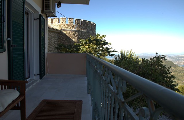 Estate Dafnopanagia Villa Magda