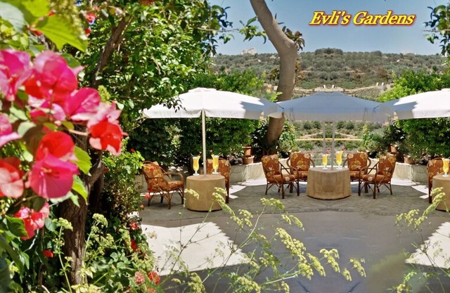 Evli Luxury self catering apartments 7minutes walk down to center of Rethymno