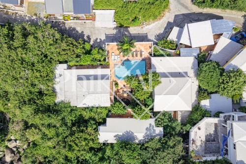 Exceptional 6 bed-rooms Villa at Anse Marcel