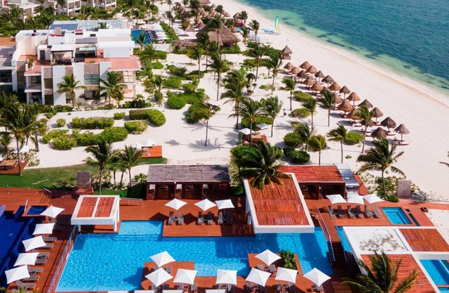 Exclusive 3BR Apt - Rooftop, beach