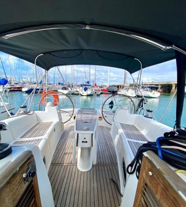Expérience à bord à La Rochelle sur un voilier Océanis 40