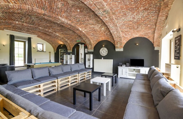 Expansive Holiday Home in Houyet with Garden