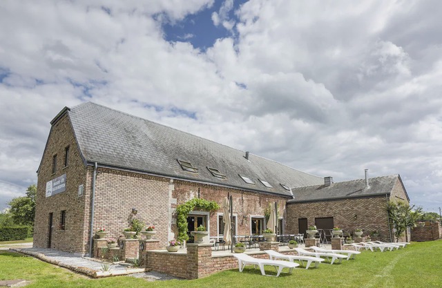 Expansive Holiday Home in Houyet with Garden