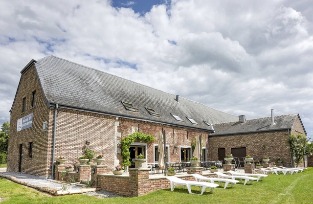 Expansive Holiday Home in Houyet with Garden