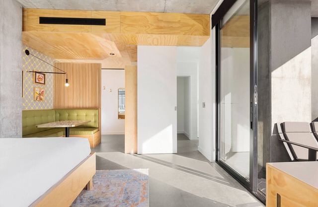 Experience Soothing Moments & Luxury! Private Balcony, Dog-friendly Property