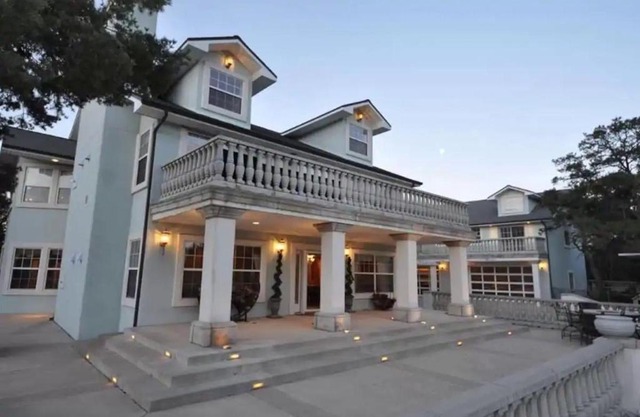 Exquisite Mountain Mansion Entire Home