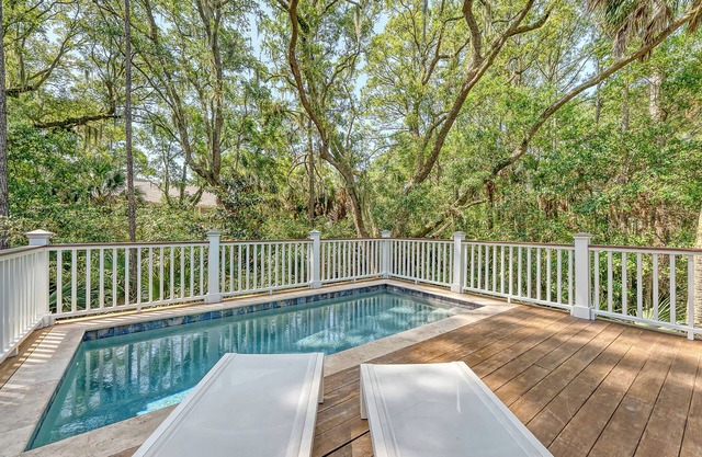 Exquisite Vanderhorst home with pool