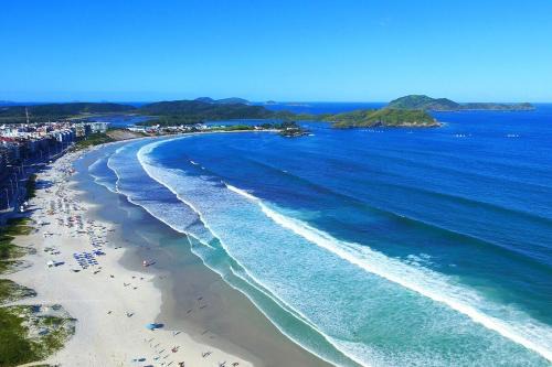 Férias em Cabo Frio a 500 metros da Praia do Forte!