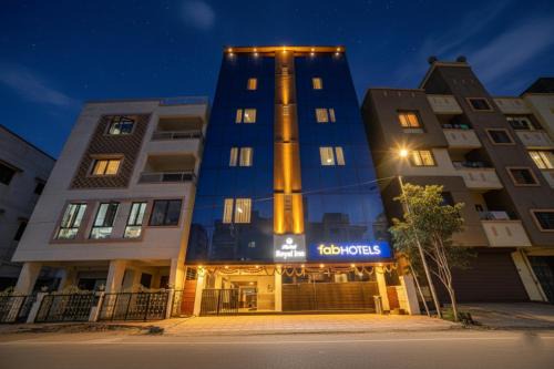 FabExpress Royal Inn NS - Taluka
