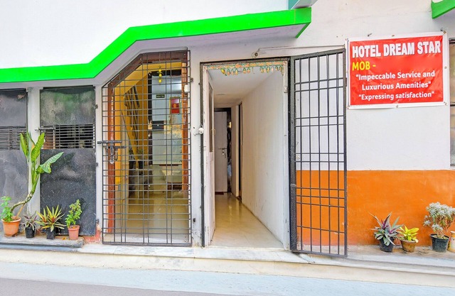 Fabhotel Dream Star