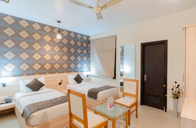 Fabhotel Signature Inn