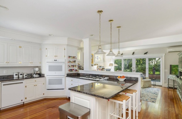FABULOUS 1760 COLONIAL WITH POOL*WALK TO BARNSTABLE VILLAGE*AVAILABILITY*