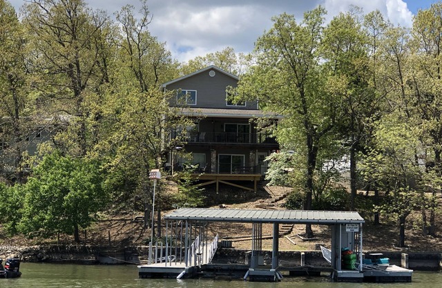 Fabulous Lake-Front in cove! Private Dock & Decks, free WIFI - 3 homes available