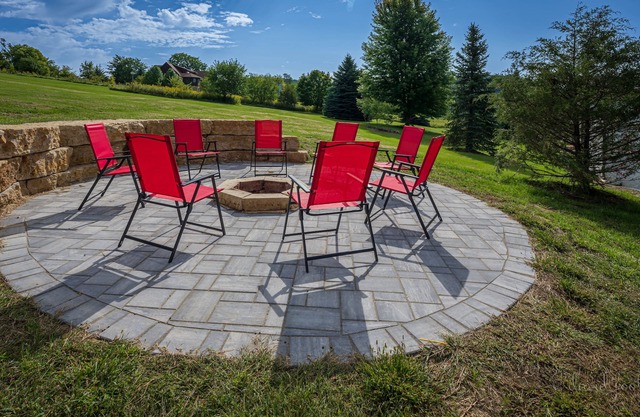 Fall is our Fav @ Fore Augusta ~ Huge Fire Pit, Outdoor Hot Tub, Pool Table!