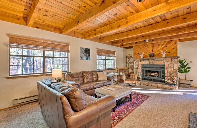 Family Cabin with Hot Tub 1 Mi to Angel Fire Resort