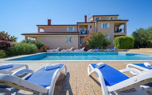Family-friendly apartments with swimming pool Basanija, Umag - 3402