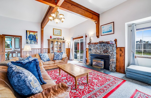 Family-Friendly Beach House w/Free WiFi, Gas Fireplace, Furnished Deck, & Views