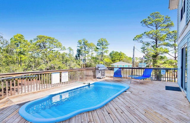 Family Getaway | Private Beach + Pool Fun