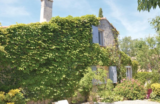 Fancy a sunny vacation in a beautiful vacation home with private pool and pleasantly shaded terrace.