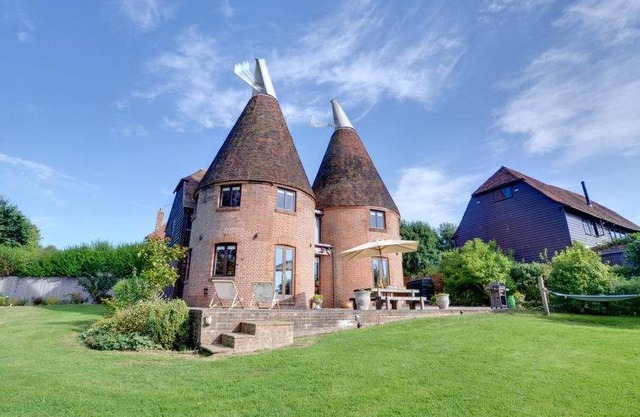 Farmhouse ∙ 5 bedrooms ∙ 12 guests