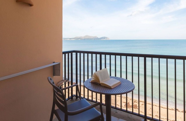 Farolas 4A - direct at sea with sea views