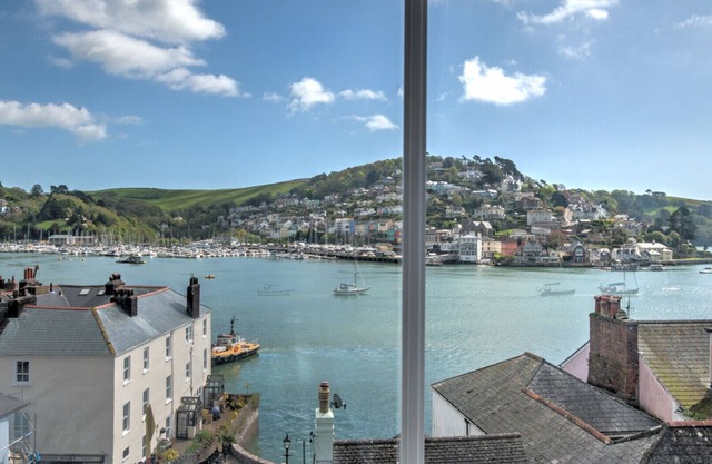 Ferry View - Three Bedroom House, Sleeps 6