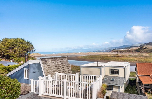 Fishermans Cottage-Magical Irish Fishing Cottage in Bodega Bay!Walk to Beach,