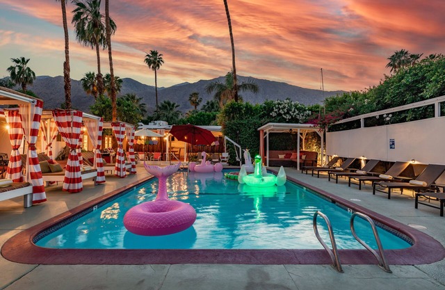 Float Palm Springs