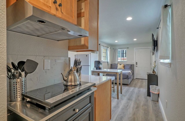 FOA2: Brand New Private Detached Studio