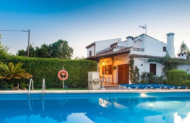 Four bed villa with pool in Pollensa.
