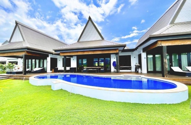 Four Bedroom Riverfront Villa 62