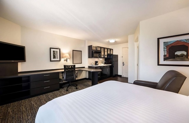 Fours Suites for You & Your Pet – Full Kitchen & Outdoor Fun Access