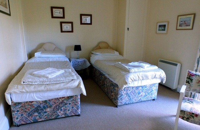 Fowey Apartment With Outdoor Pool And Gardens In Historic Mansion House