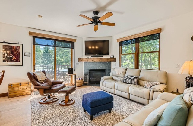 Free SkyCard Act - Ski Resort Views, Private Hot Tub- Highland Greens Spruce