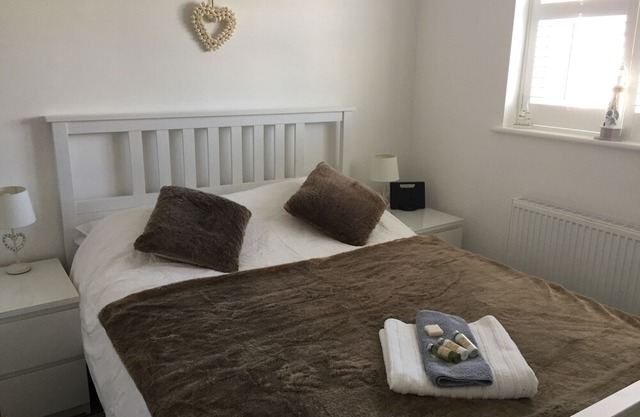 Freshwinds is a wonderful sea-side holiday home with breath taking sea views
