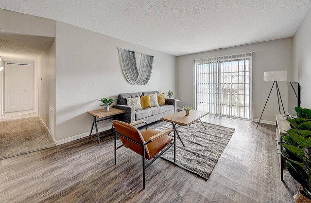 Frontdesk | 2 BR Close to Notre Dame