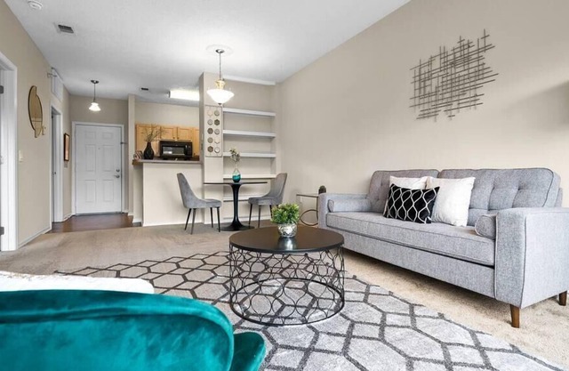 Frontdesk | Convenient 1 BR in the North Side