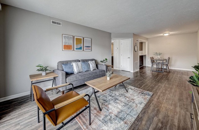 Frontdesk | Roseland 1 BR Close to ND