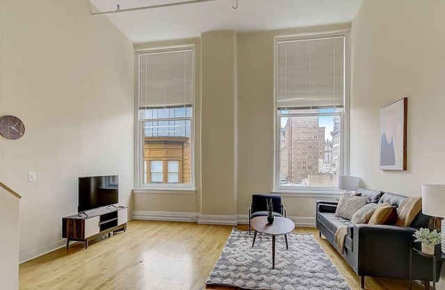 Frontdesk | Spacious 1BR Loft by Independence Hall