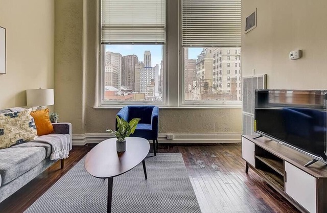 Frontdesk | Sunny 2 BR loft in Washington Square