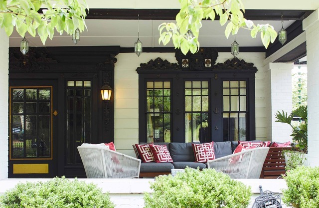 Frontporch Edenbrae - Overlooking Lush Gardens