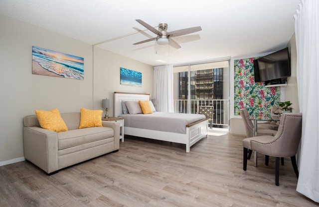 Full Kitchen- Free Parking- 2 Balconies