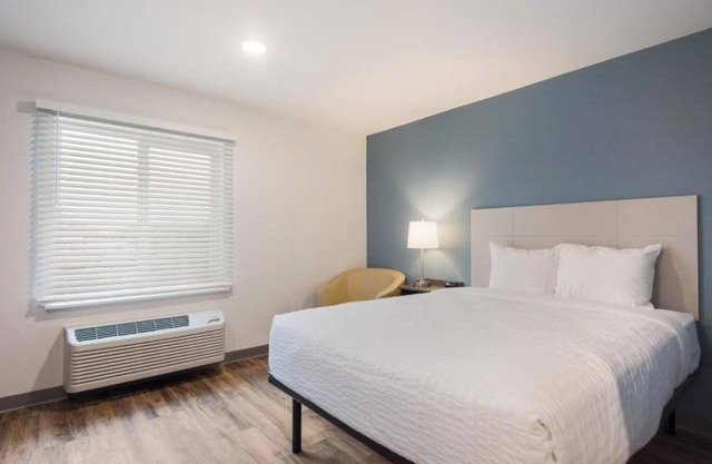 Fully Equipped 2 Room Stay w/Kitchen Near State Park Trails & Adventures