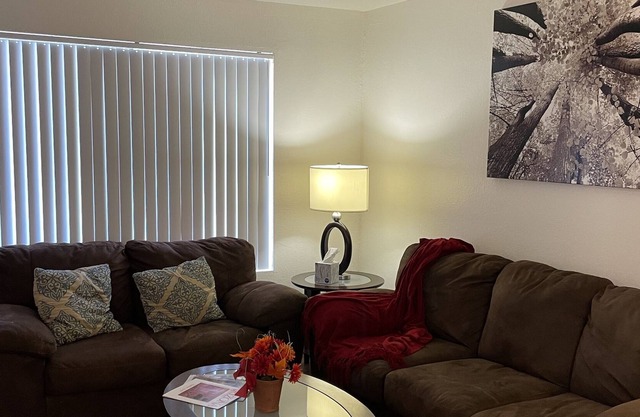 Fully Furnished Upstairs 2 Bedroom 2 Bath 844 sq ft