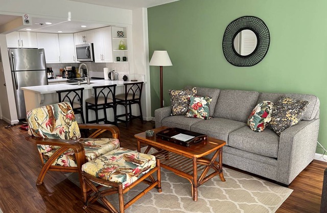 Fully renovated unit on the 12th Floor overlooking the mountains and the surrounding Waikiki area!