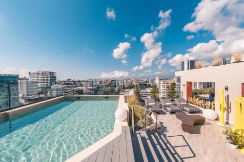 Fully Serviced Apartment at Regatta Living II - 302
