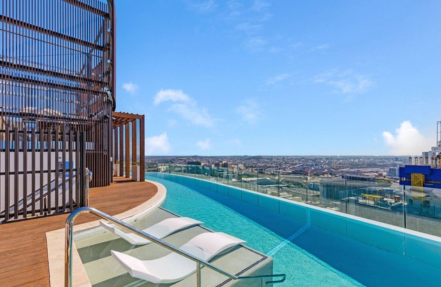 FV Dream 2 BED Apt+ Pool+ Free Parking Qfv211-16