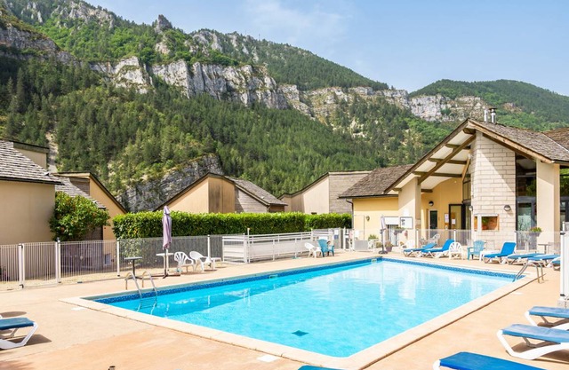 Gîte 4-6 pers à Blajoux - LZV011C1