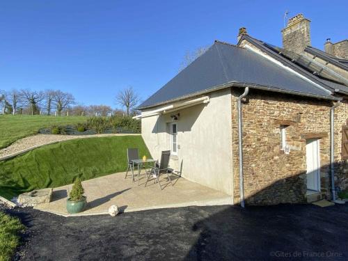 Gîte rénové 2022, jardin et terrasse privés, proche Bagnoles de l'Orne - FR-1-497-159